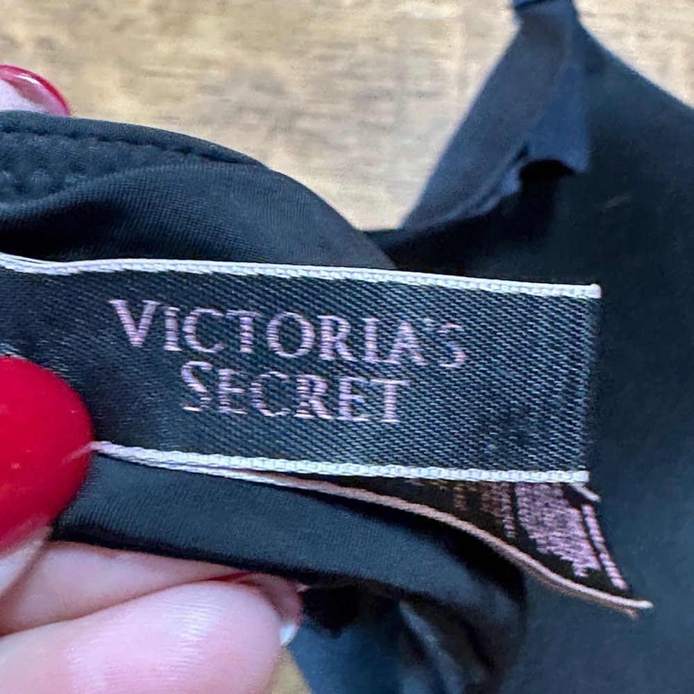 Victoria’s Secret t shirt lightly lined Elegant Black Women's Bra sz 38D - Picture 5 of 7